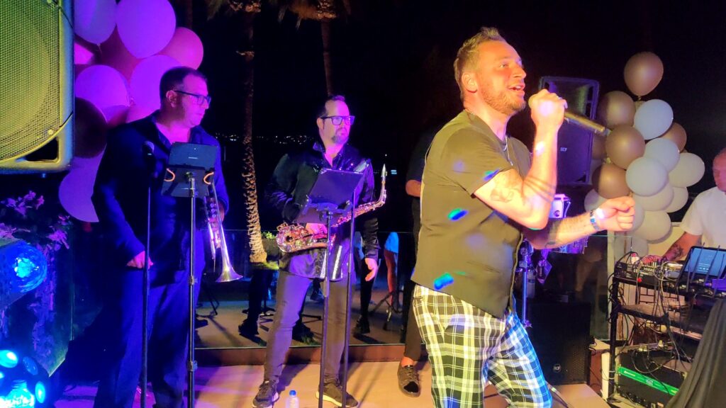 Fiesta de verano en camping de Benidorm | White Party 2025 en Villamar
